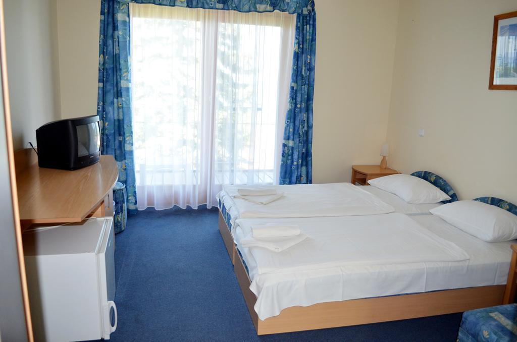Hotel Holiday Σίοφοκ Εξωτερικό φωτογραφία